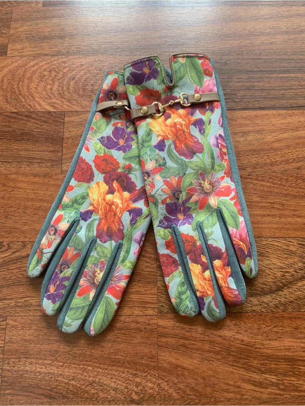 Powder Floral Multicolor Wrist Gloves Lined Fleece Buckle Strap Faux Suede Palm